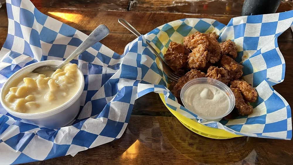 Boneless Wings and Mac and Cheese